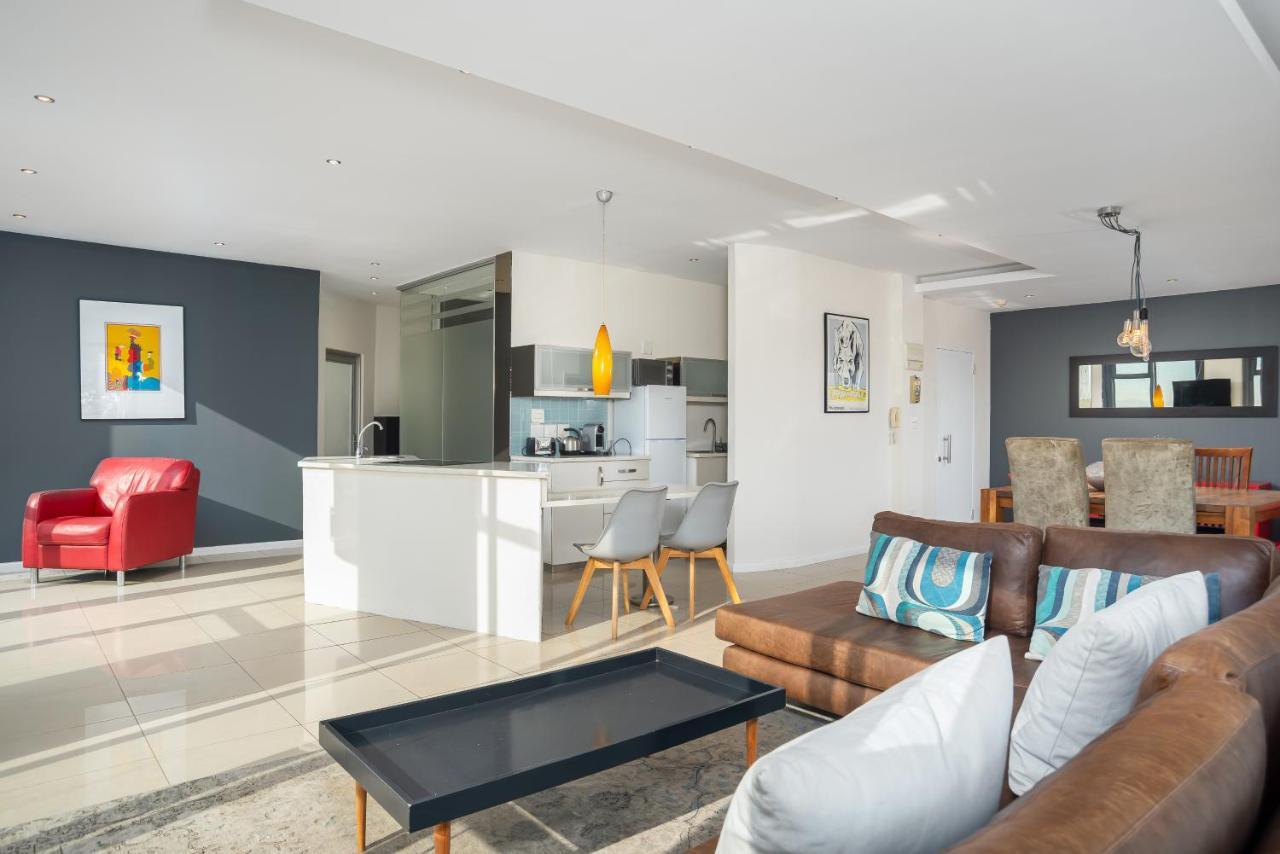 Four Seasons Apartment