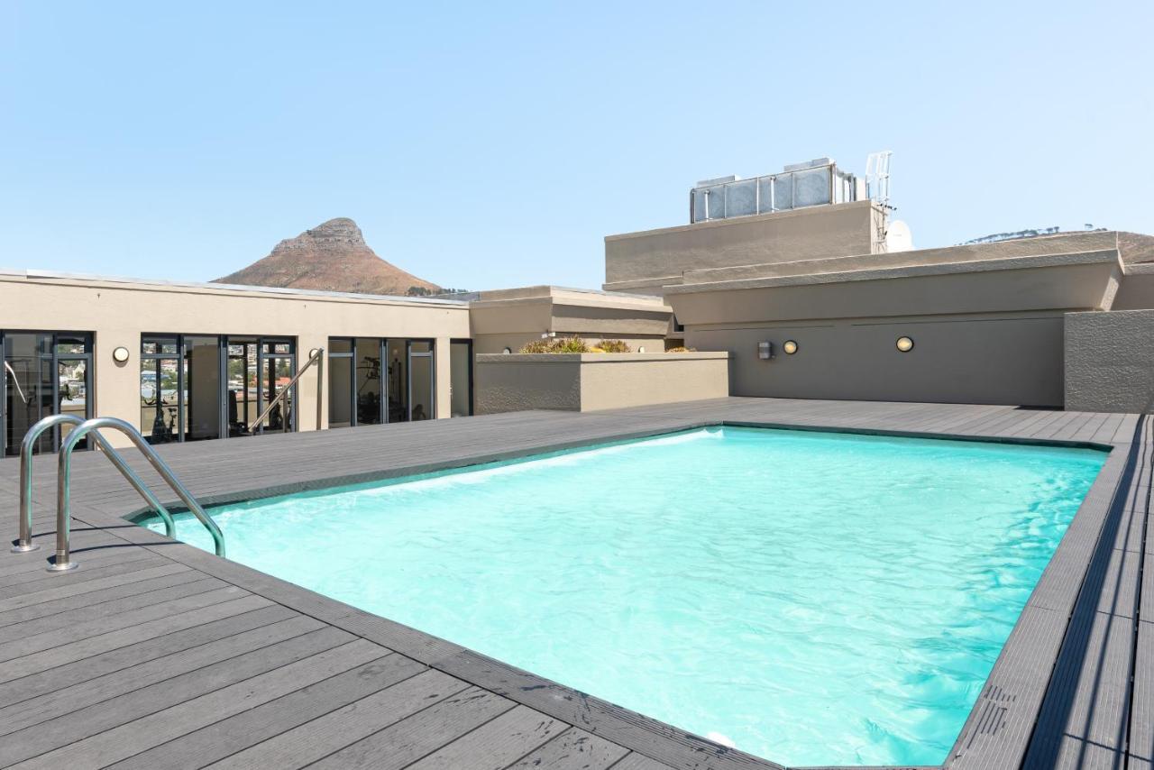 Four Seasons Apartment
